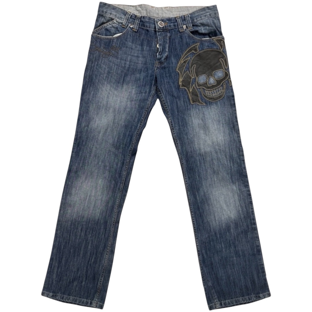 ED SKULL DARK WASH SPELL-OUT JEANS [36-32]